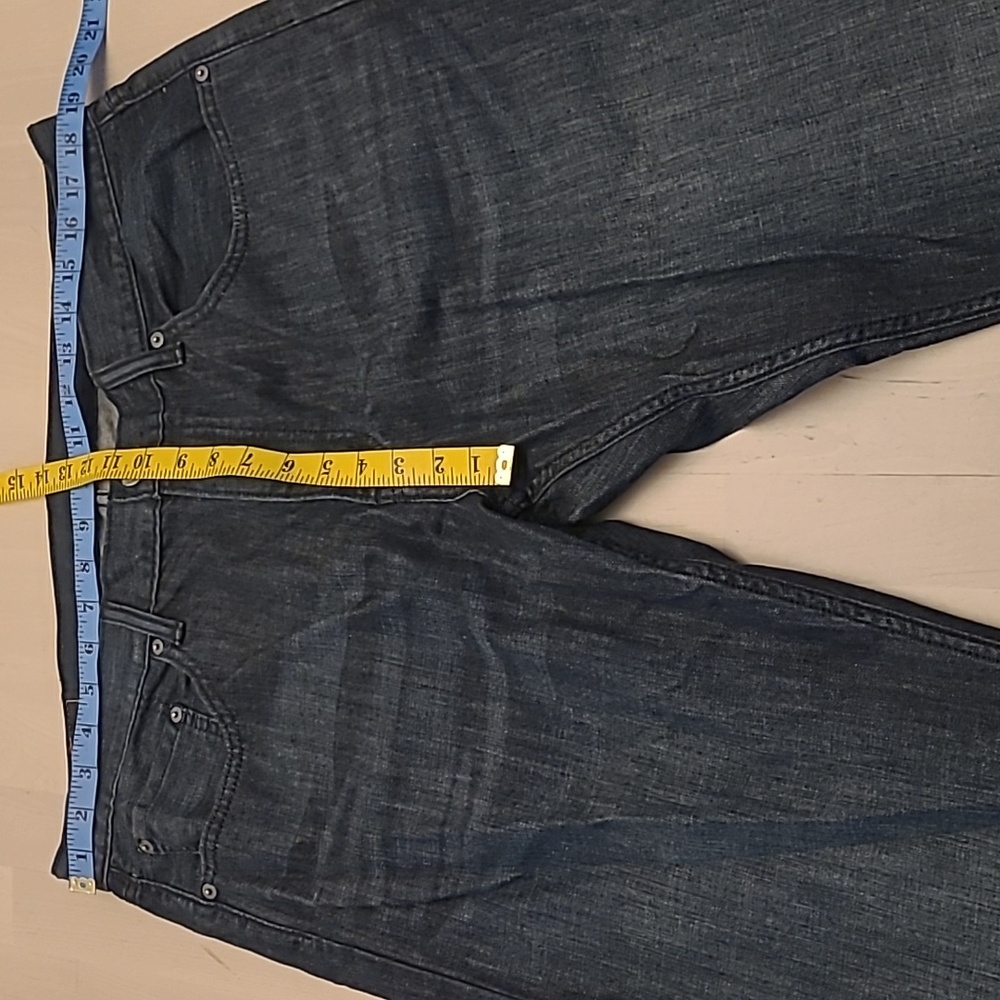LIKE NEW Levi's 559 Relaxed Straight Medium Wash Mens Jeans - Picture 12 of 14